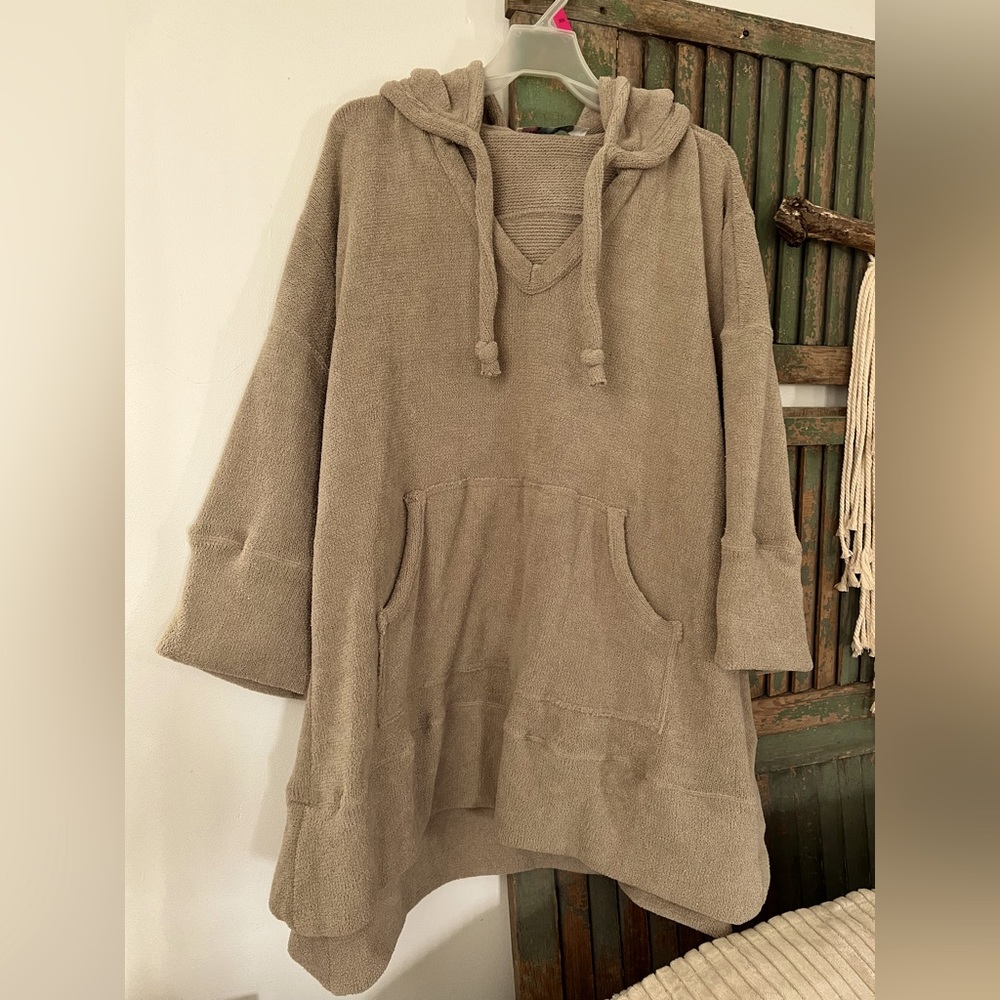 Free People oversized hoodie size M/L
